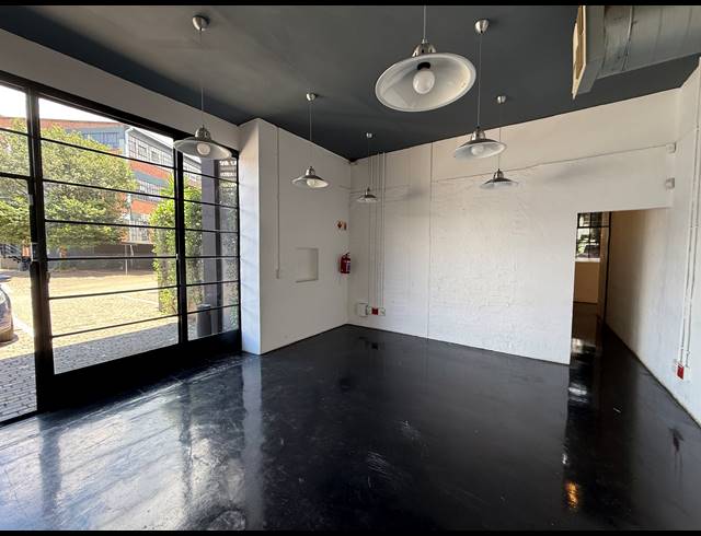 228M² OFFICE TO LET IN MILPARK